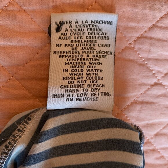 TERRA NOSTRA - Striped Sleeveless Button-Front Top with abstract print – Size L - Picture 13 of 13